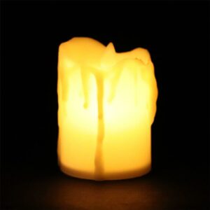 مصباح بتصميم على شكل شمعة بدون لهب أصفر